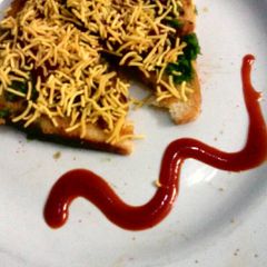 A picture of Aloo toast.