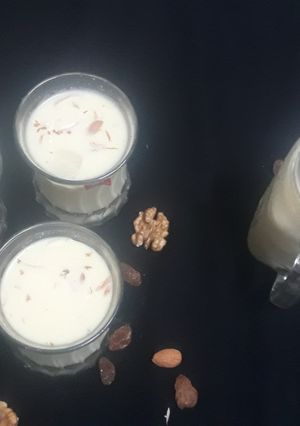 आलमंड एंड वालनट मिल्क शेक ( almond and walnut milkshake रेसिपी मुख्य फोटो