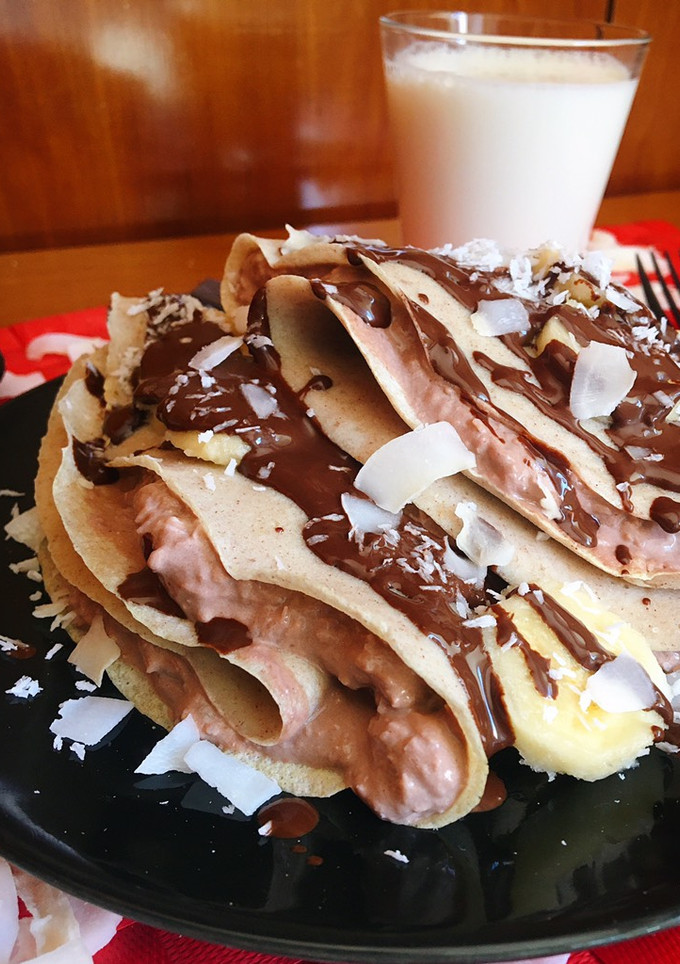 Una foto de Crepes de plátano, coco y chocolate(sin gluten)