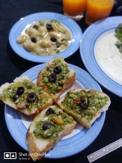 પેસ્ટો બ્રુશેટા રેસીપી મુખ્ય ફોટો