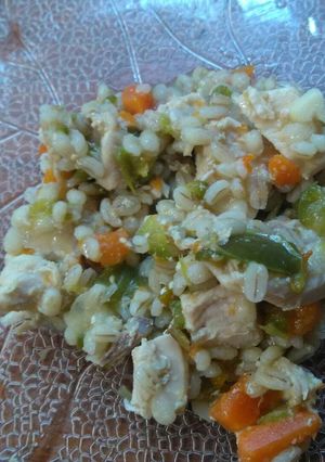 Una foto de Cebada con pollo al natural