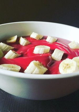 A picture of Zobo pap (Red Sorrel leaf).