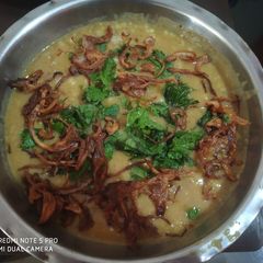 A picture of Haleem.