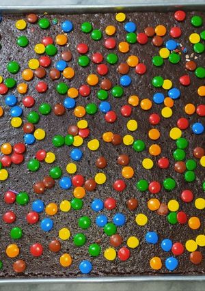 A picture of Brownies without chocolate.