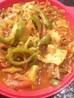 মশালা ডিম ক্যাপ্সিকাম (Masala dim capsicum recipe in Bengali) রেসিপির প্রধান ছবি