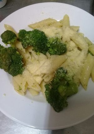 Una foto de Mostacholes con brócoli