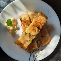 Stuffed garlic bread A picture of Stuffed garlic bread.