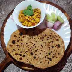 A picture of Namak ajwain paratha.