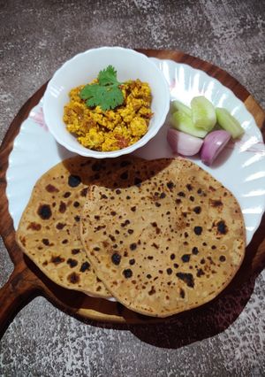A picture of Namak ajwain paratha.