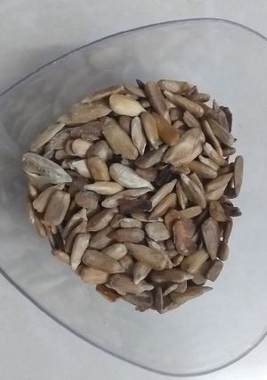 A picture of Sunflower seeds mouth freshener.
