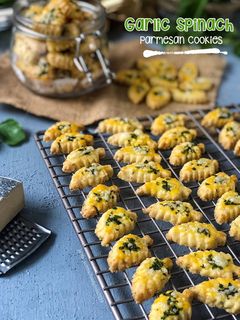 Foto resep Garlic Spinach Parmesan Cookies