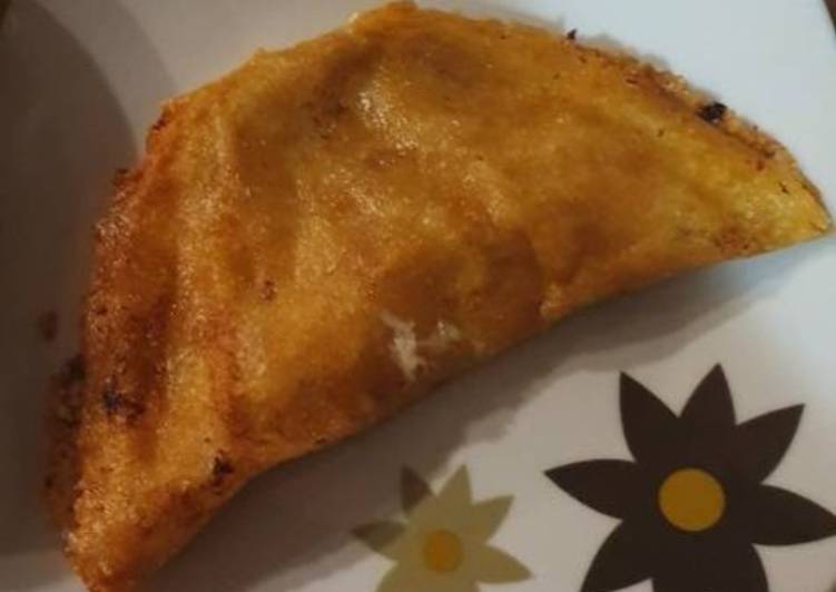 Taco de pollo con tortilla de queso keto