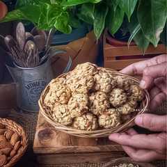 A picture of Granola cookies.
