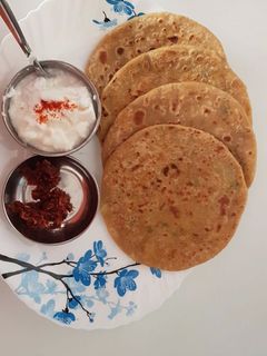 લેફટ ઓવર આલુ પરાઠા રેસીપી મુખ્ય ફોટો