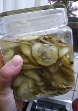 Una foto de Pepinos en vinagre