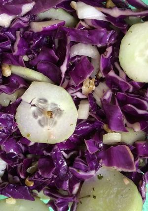Una foto de Ensalada de repollo colorado