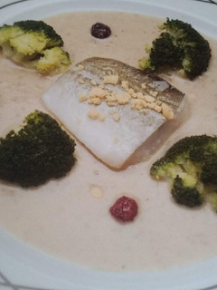 Una foto de Bacalao con salsa de setas