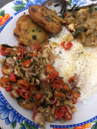 Cara Memasak Ayam Suwir Sambal Matah Irit Anti Gagal