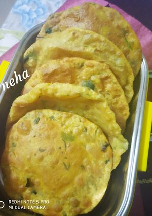 स्वादिष्ट मैथी की पूरी (Methi puri recipe in Hindi) रेसिपी मुख्य फोटो
