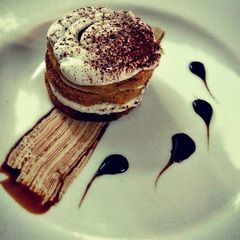 A picture of Nolen Gur Tiramisu.