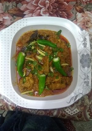 A picture of Yummiest Chicken Karahi.