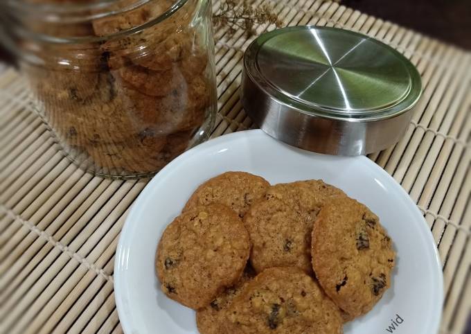 Oatmeal Raisin Cookies