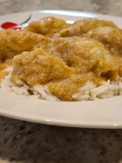 Una foto de Chipirones rellenos de jamón y gambas en salsa