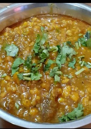 A picture of Besan Meenja.