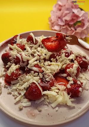 Фото Смажена полуниця з моцарелою та халвою 🍓.