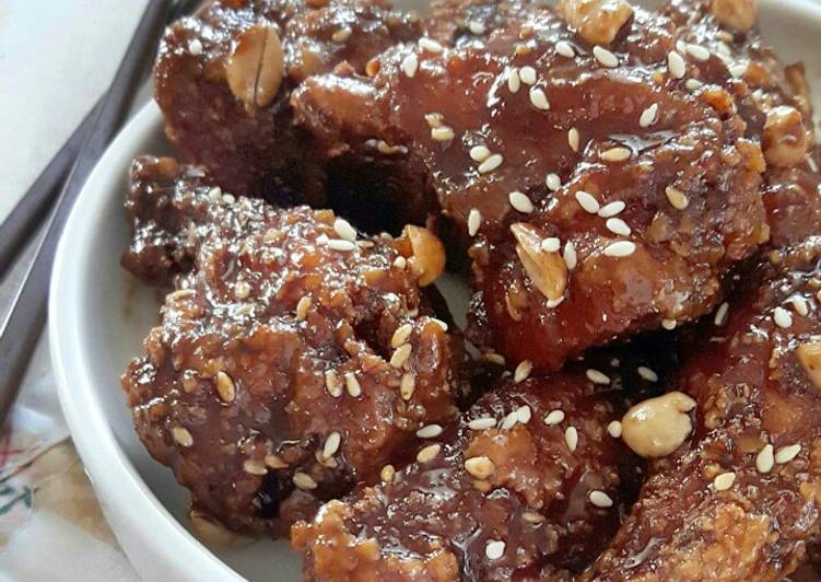 Dakgangjeong (닭강정) Korean Sweet &amp; Spicy Fried Chicken