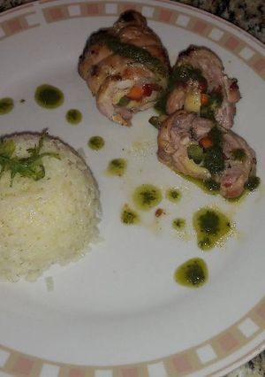 Una foto de Suprema de muslo relleno al pesto