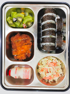 Foto resep Bekal Paksu #2 | Chicken Katsu, Salad Sayur, Kimbab
