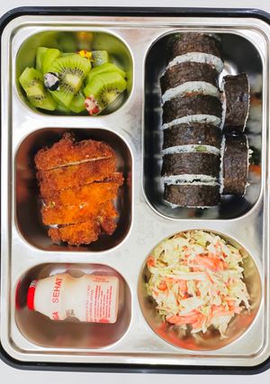 Foto resep Bekal Paksu #2 | Chicken Katsu, Salad Sayur, Kimbab