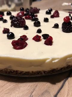 Erdei gyümölcsös sajttorta recept fotója