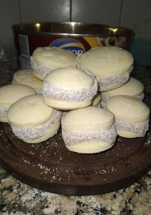 Una foto de Alfajores