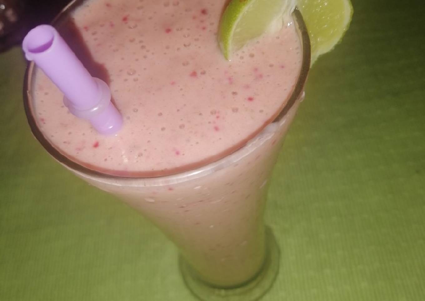 Lemongrass,mango smoothie