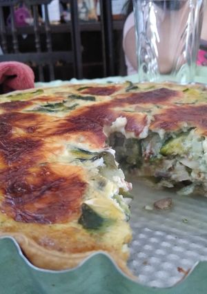 Una foto de Tarta de zapallitos y champiñones