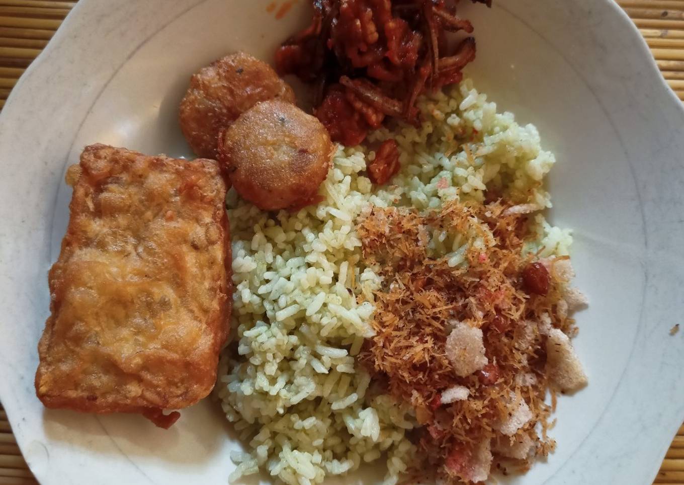 Nasi goreng kampung cabe hijau