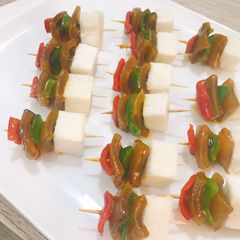 A picture of Christmas pomo yam bites.