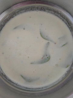பச்சை மோர் குழம்பு (Pachai morkulambu recipe in tamil) செய்முறை முக்கிய புகைப்படம்