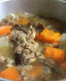 Đùi gà sốt nấm cà rốt