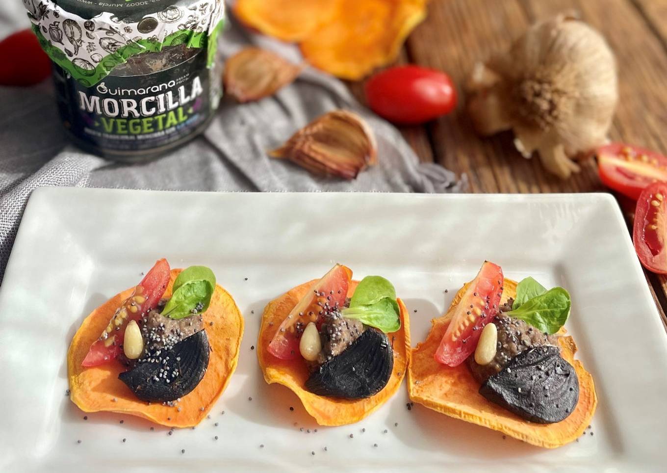 Chips de boniato con morcilla vegetal