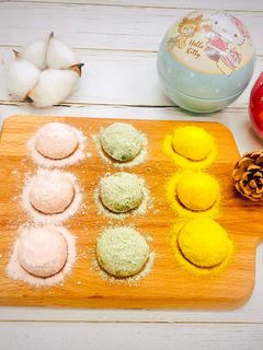 【親子共廚】彩色雪球餅乾🍪 的食譜成品照片