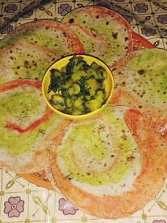 तिरंगा कलर की रोटी(Tiranga colour ki roti recipe in hindi) रेसिपी मुख्य फोटो