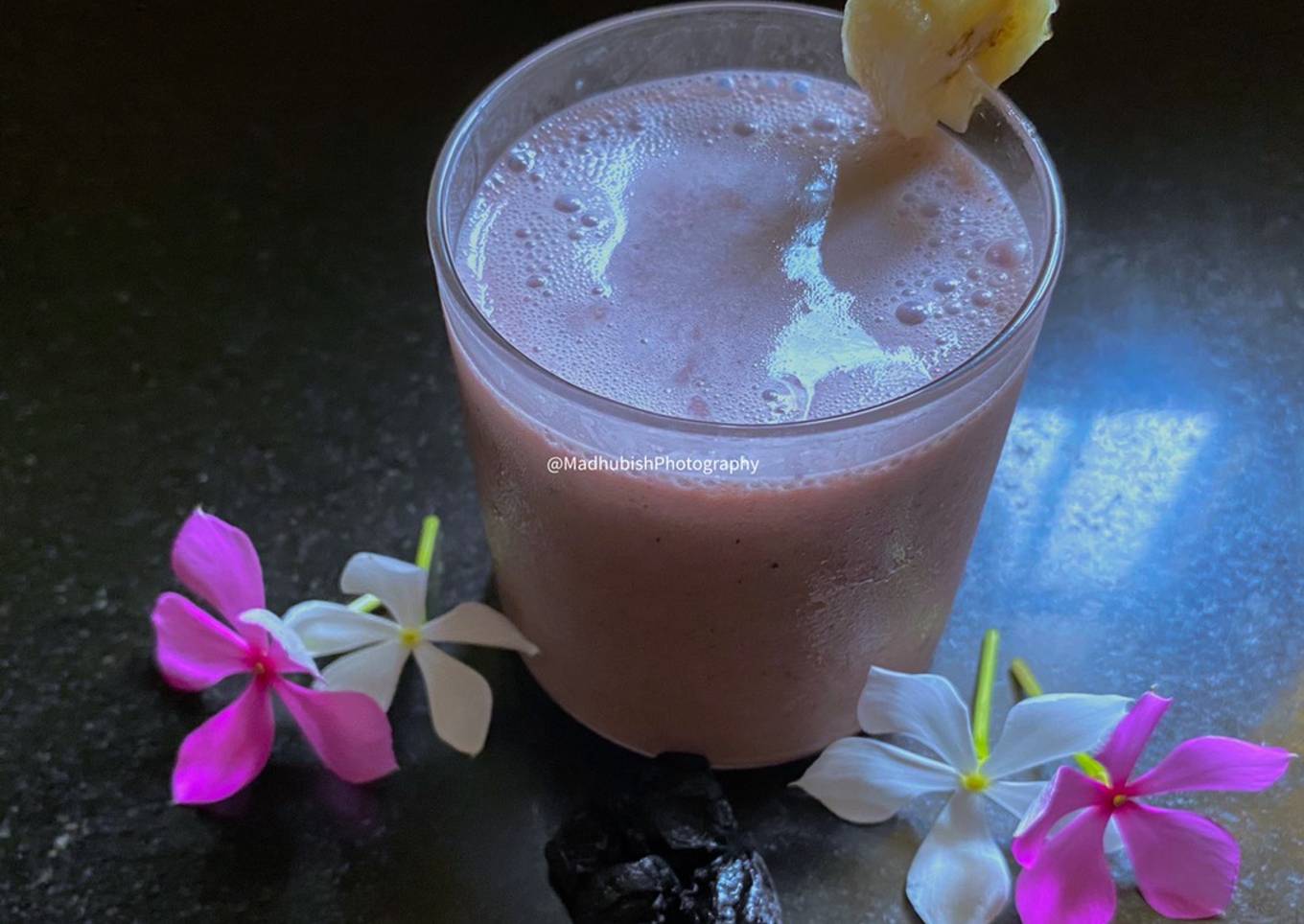 Banana Flaxseed Blueberry Smoothie