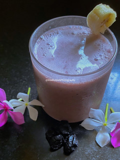 A picture of Banana Flaxseed Blueberry Smoothie.