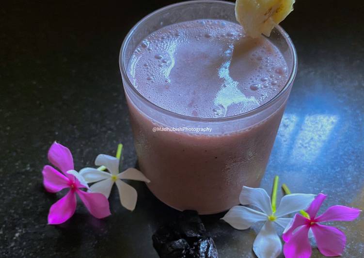 Banana Flaxseed Blueberry Smoothie