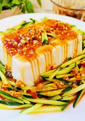 涼拌蒜味小黃瓜豆腐 的食譜成品照片