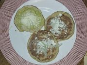 Una foto de salsa verde para picadas