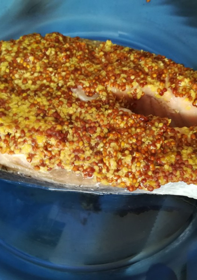 Una foto de Salmón con mostaza